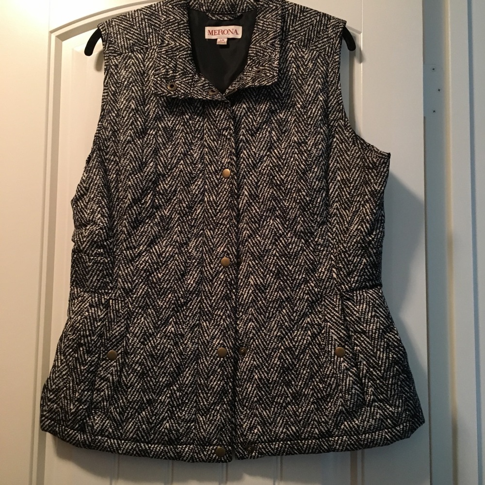 Black and white chevron print puffer vest